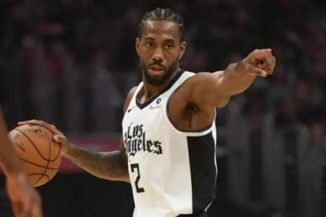 贺希宁在招笑这个赛道已经越走越远了，估计这会人设已经改不回去了（贺希宁在搞笑这条赛道越走越远，人设恐怕已难回头）