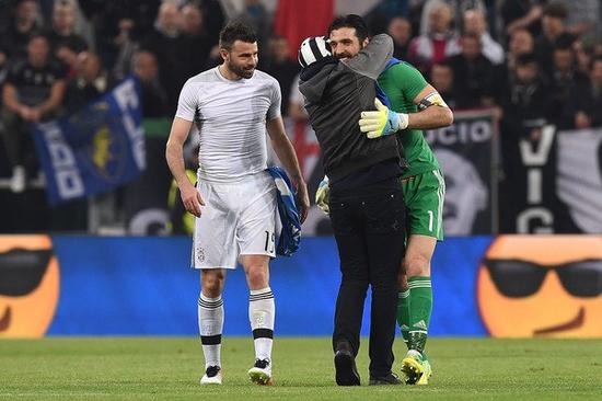 帕福斯1-0黄潜斩获队史欧冠首胜，卢卡森制胜，盖伊失单刀